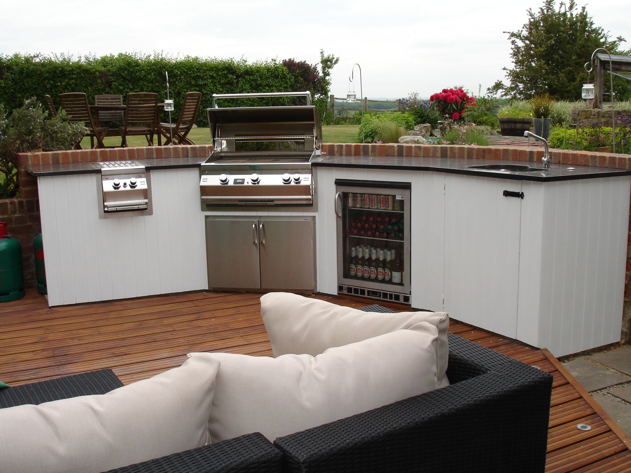 FireMagic Gartenküche mit Waschbecken und Doppelseitenbrenner